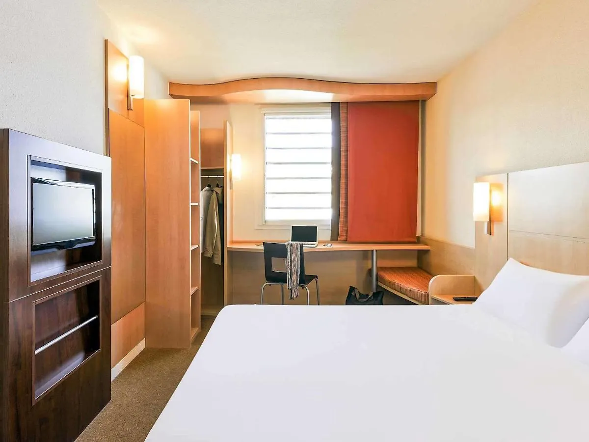 ibis Cannes Mandelieu 3*,