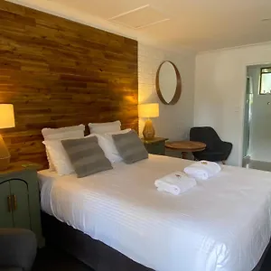 ** Motel Palms Australia