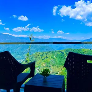 **** Hotel The Raarees Mist Resort, - Nested In Nature's Lap India