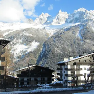  Apartment Le Pied Du Brevent - Walk To Lift, Getaway France